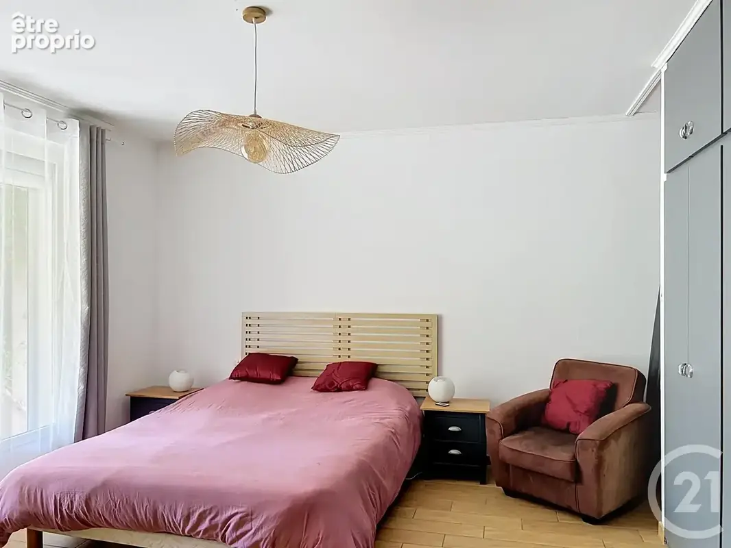 Maison 7 pièces 198 m² à vendre à Thaon-Les-Vosges (88150) - photo 14