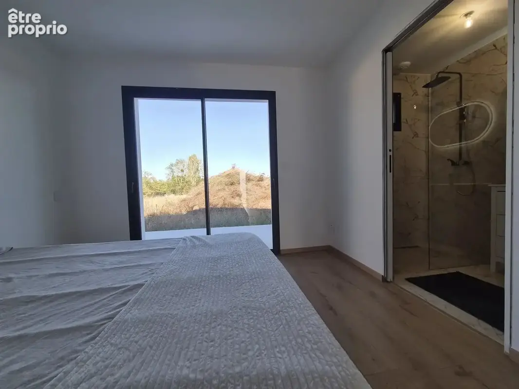 Maison de 2025 de 149.50 m2 habitable sur un terrain de 3700 m2 avec 4 chambres dont une chambre parentale au rdc - photo 3