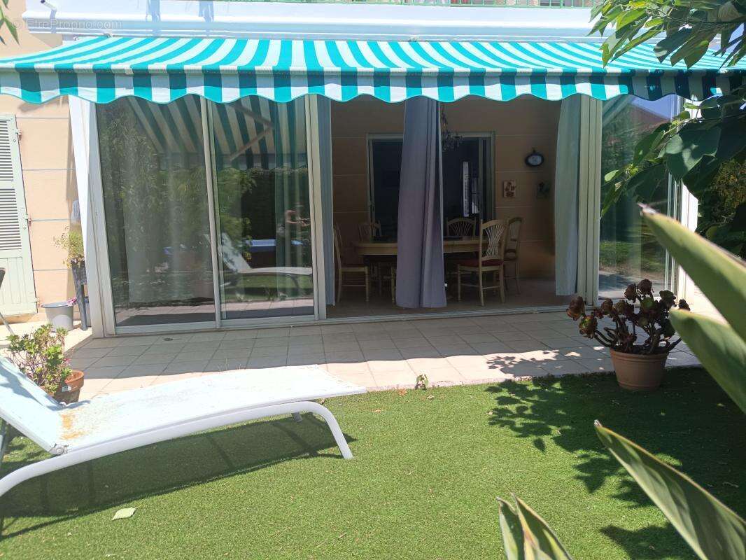 Appartement à SIX-FOURS-LES-PLAGES