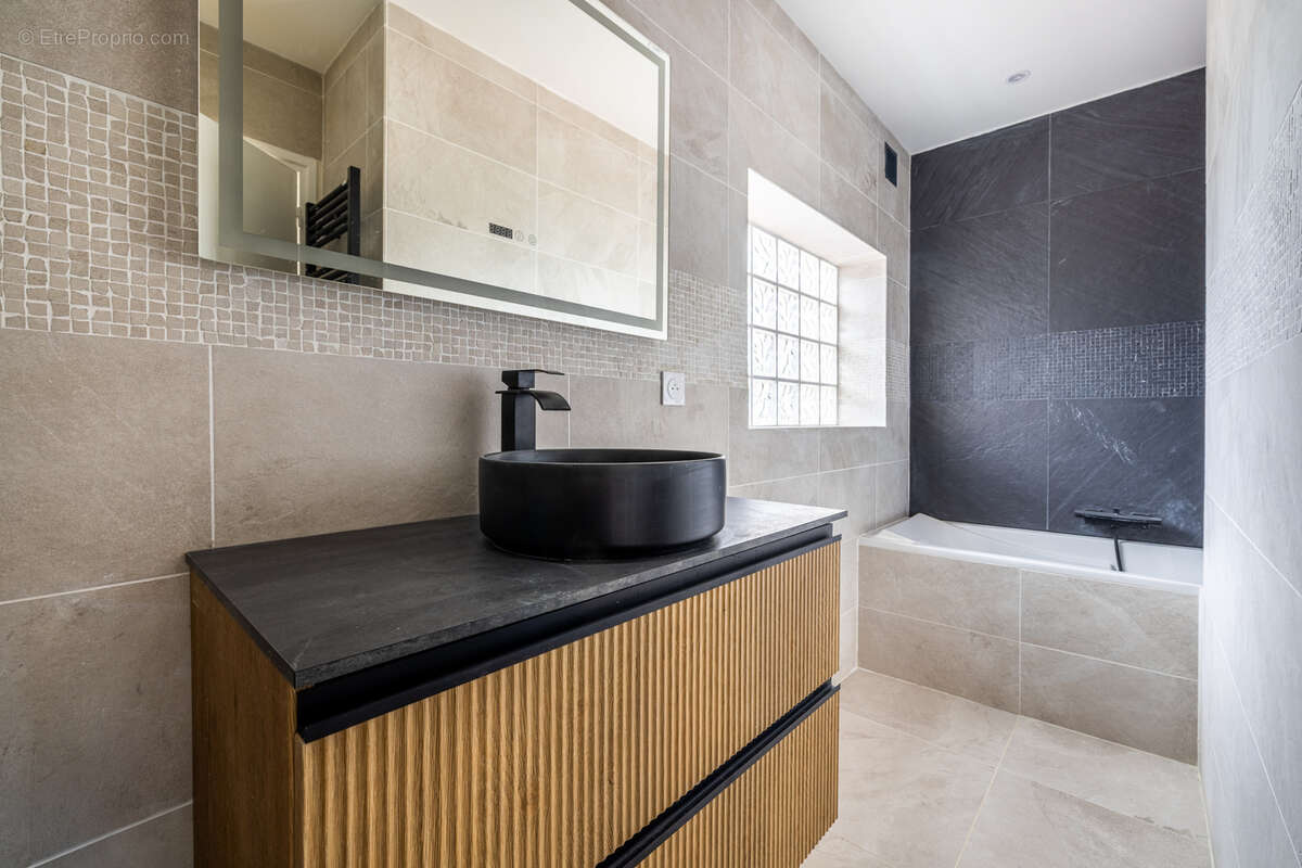 Maison à SAINT-MAUR-DES-FOSSES