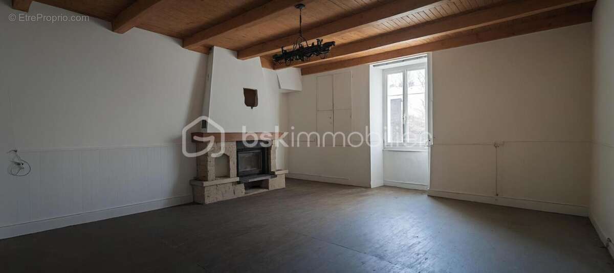 Maison à FONTENILLE-SAINT-MARTIN-D'ENTRAIGUES