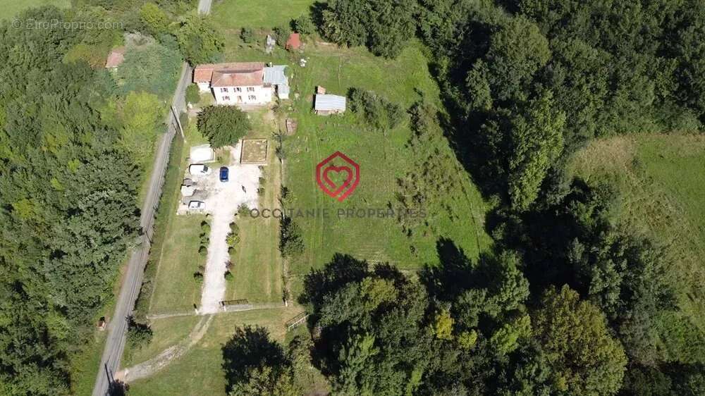 Ancienne ferme partiellement à renover avec puits et dépendances - photo 2
