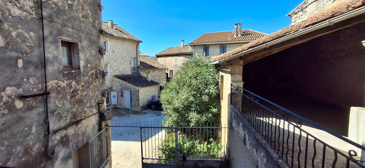 Maison à LA GARDE-ADHEMAR