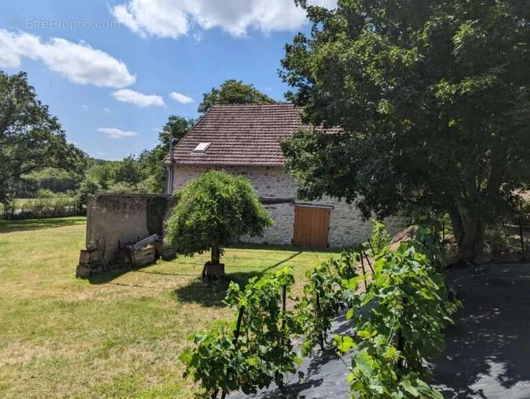 Maison à VICQ-EXEMPLET