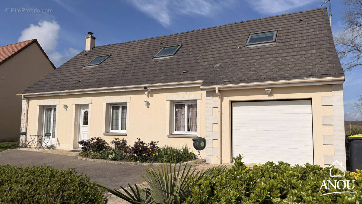 Maison à SAINT-DENIS-LES-PONTS