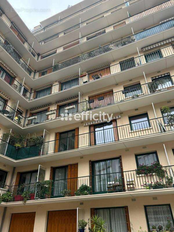 Appartement à PARIS-12E