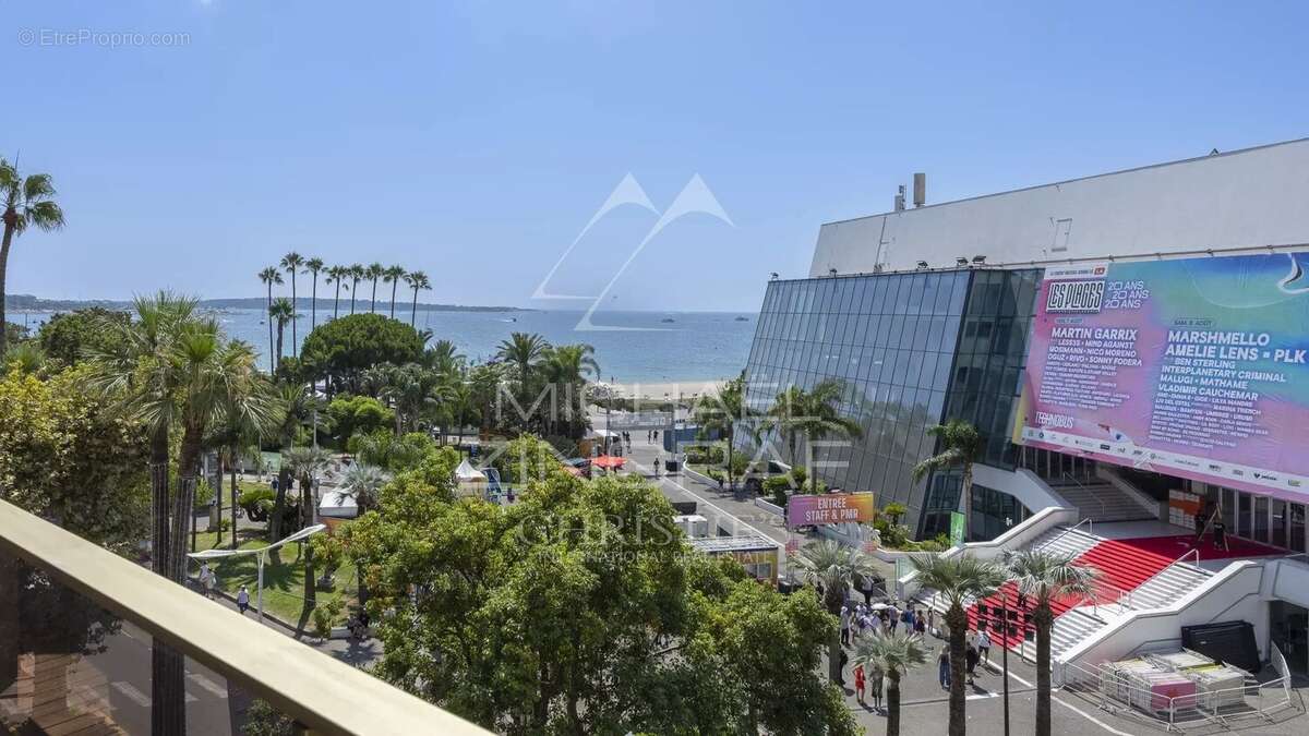 Cannes - Croisette - Magnifique 4 pièces vue Mer - photo 2