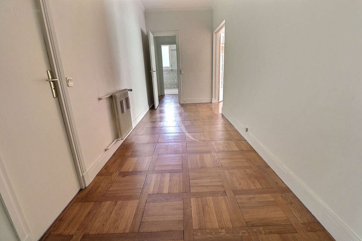 Appartement Le Mesnil Le Roi 4 pièce(s) 122.75 m2 - photo 12