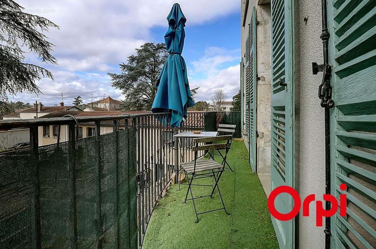Appartement à NEUVILLE-SUR-SAONE
