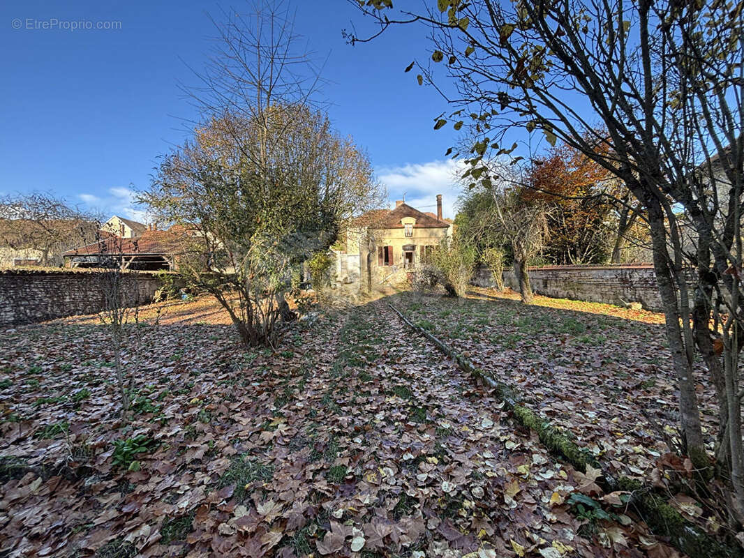 Maison à ANCY-LE-FRANC