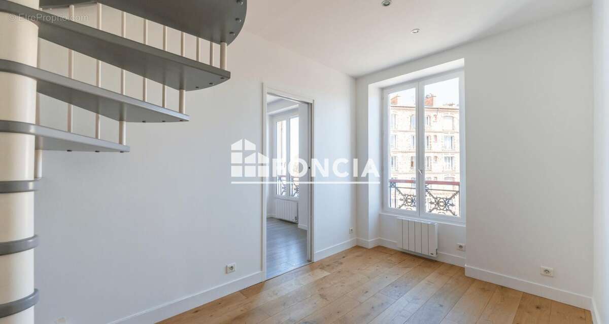 Appartement à MONTROUGE