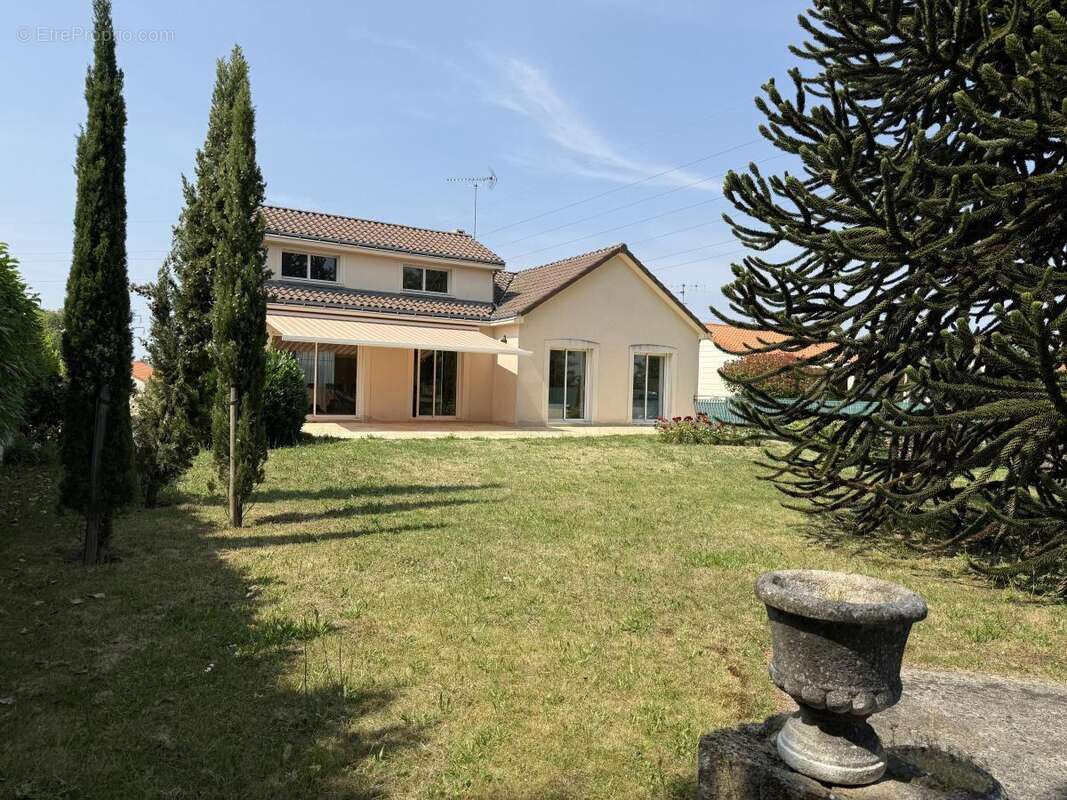 Maison 192 m² à Cholet  - photo 3