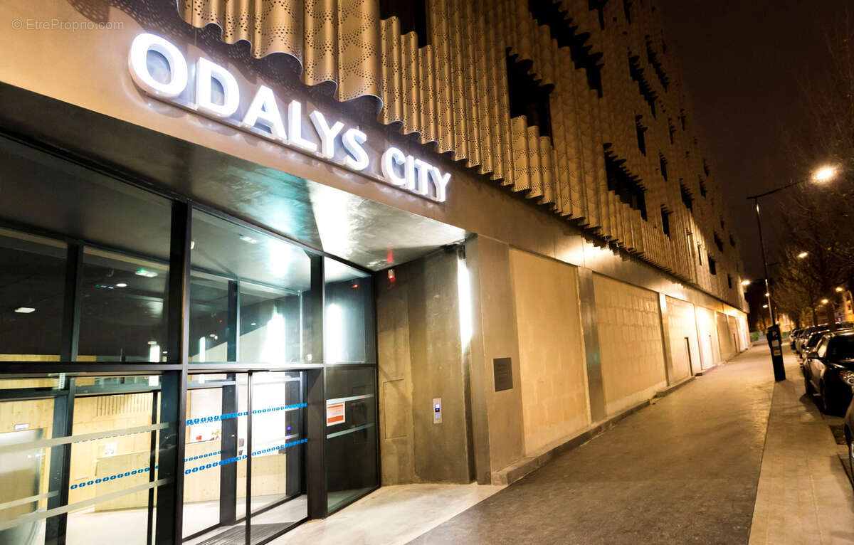 Appartement à PARIS-17E