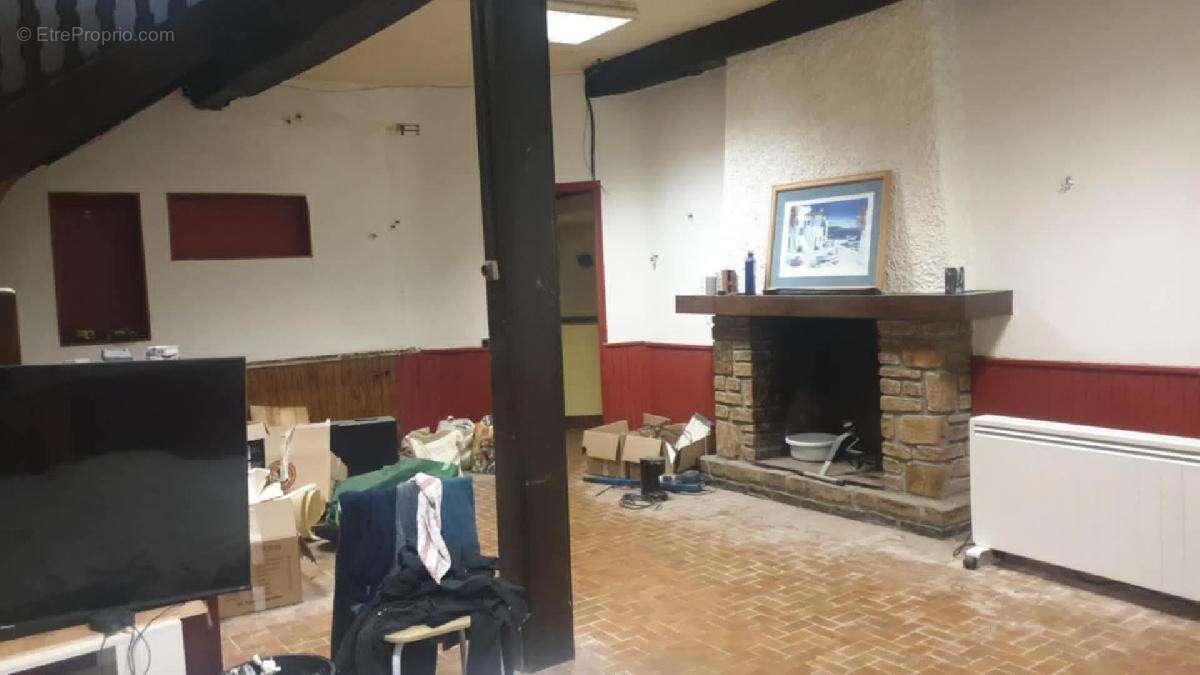 Commerce à MAGNAC-BOURG