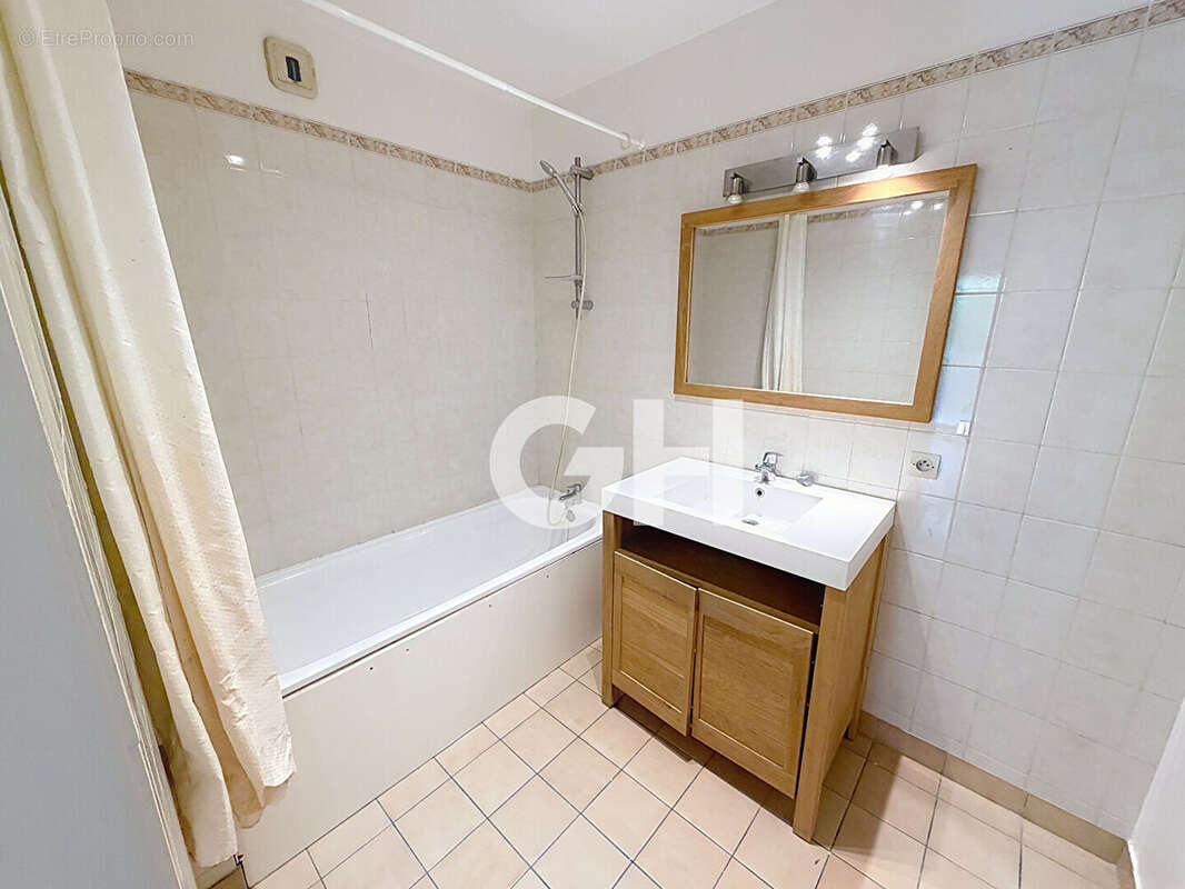 Appartement à PARIS-20E