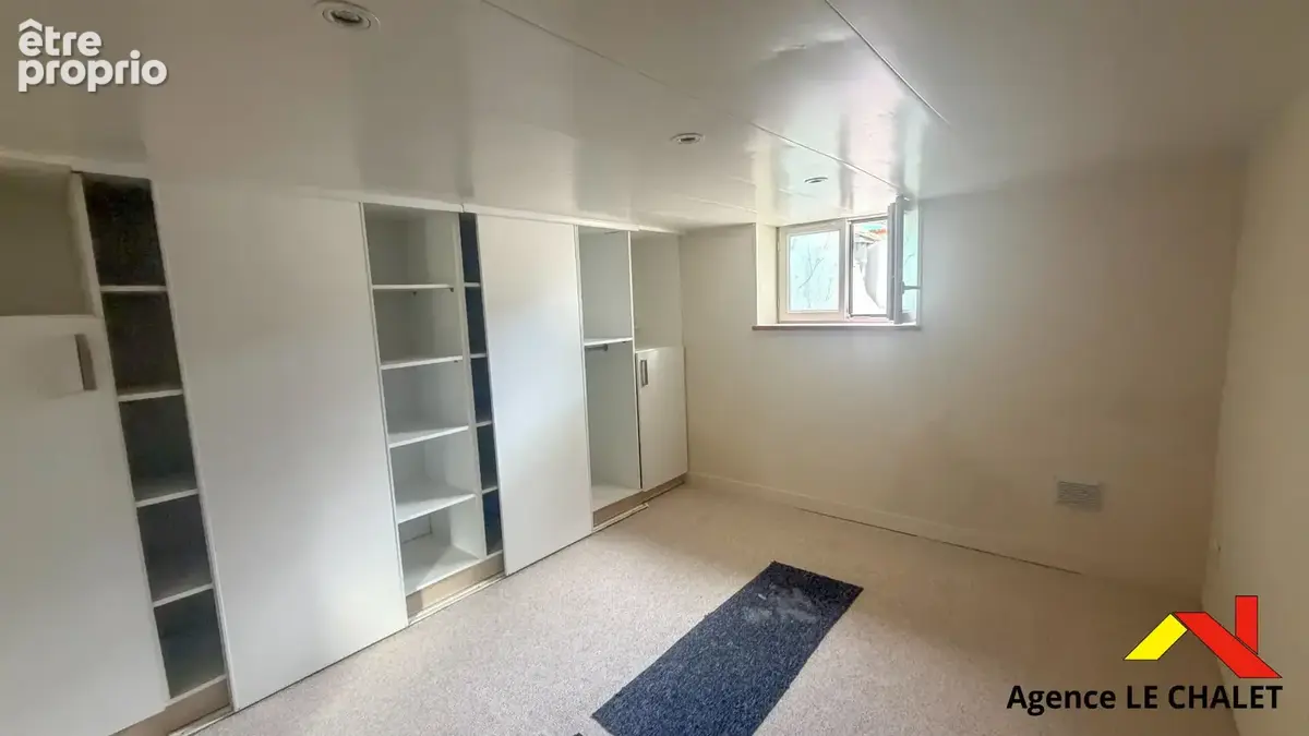 Villeneuve-le-Roi / Pavillon 3 pièces de 65 m² avec dépendance, ateliers et grand jardin - photo 9