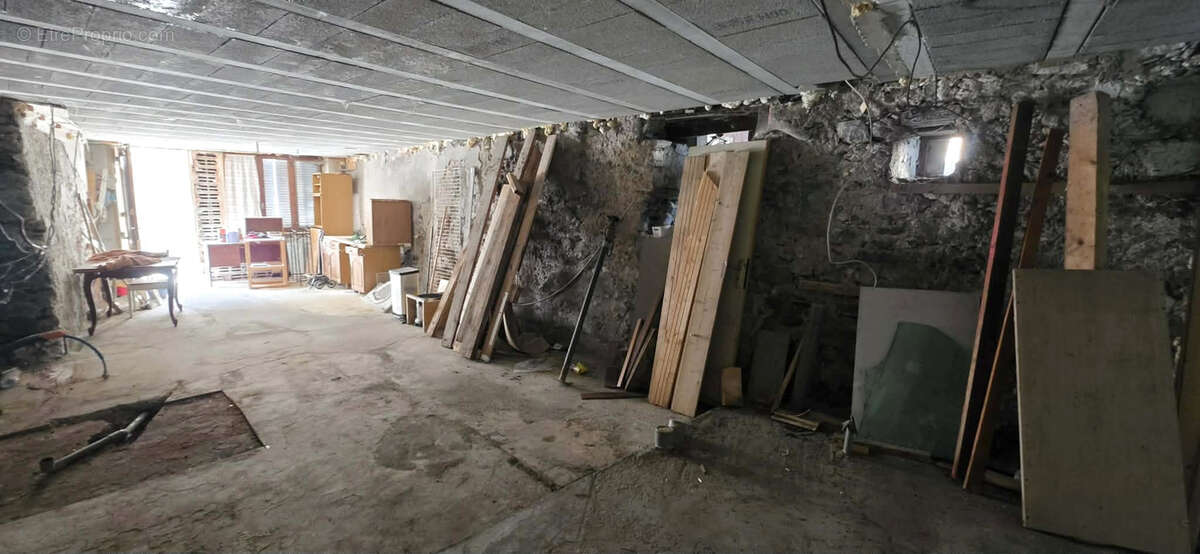 Maison de 150 m2 à rénover avec terrain - photo 8