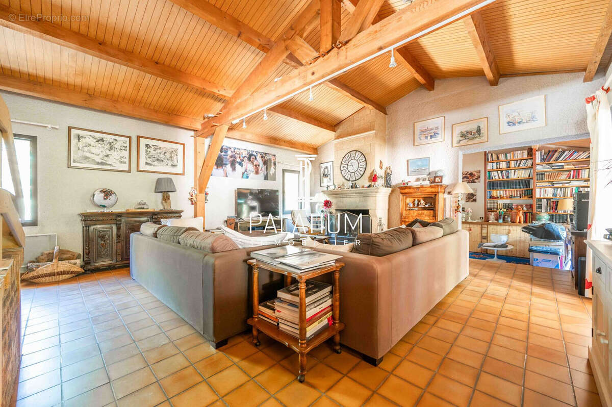 Maison à PIERREVERT