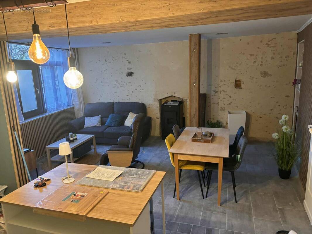 Maison à CONLIE