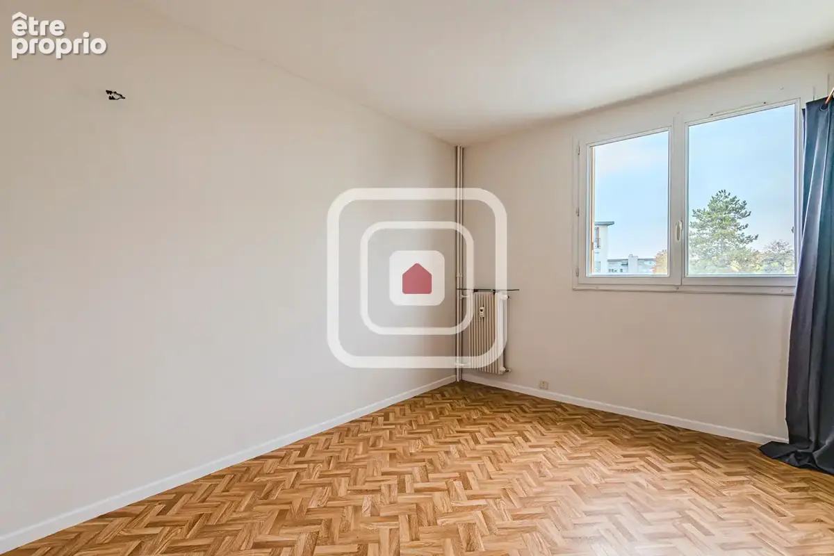 Appartement t5 avec 3 chambres balcon grand garage cave - photo 8