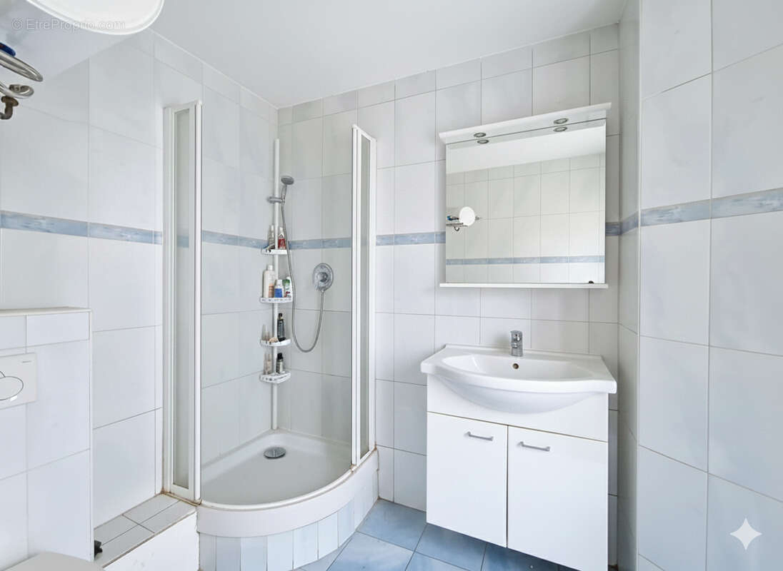 Appartement à PARIS-14E