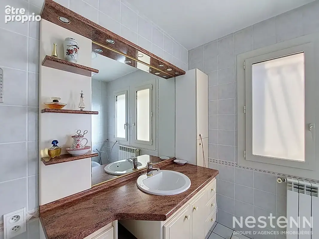 A Vendre Maison de 185 m² avec jardin clôturé dans un quartier résidentiel de Condom. - photo 14