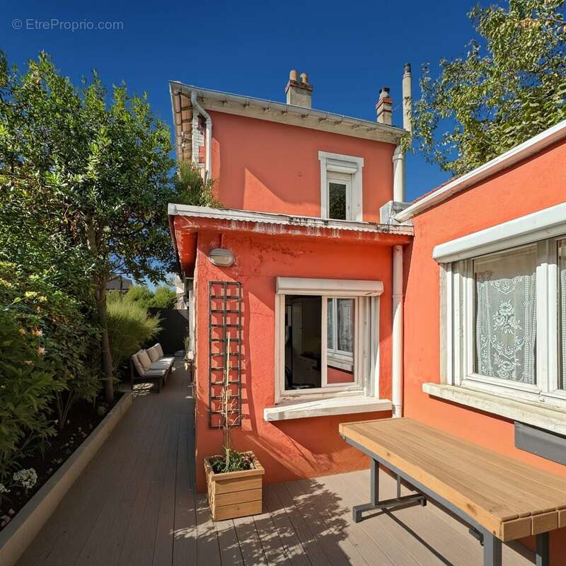 Maison à IVRY-SUR-SEINE