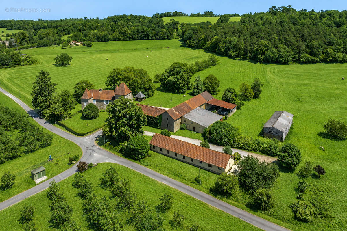 Demeure de prestige Marcillac Saint Quentin 19 pièces 585 m2 - photo 3