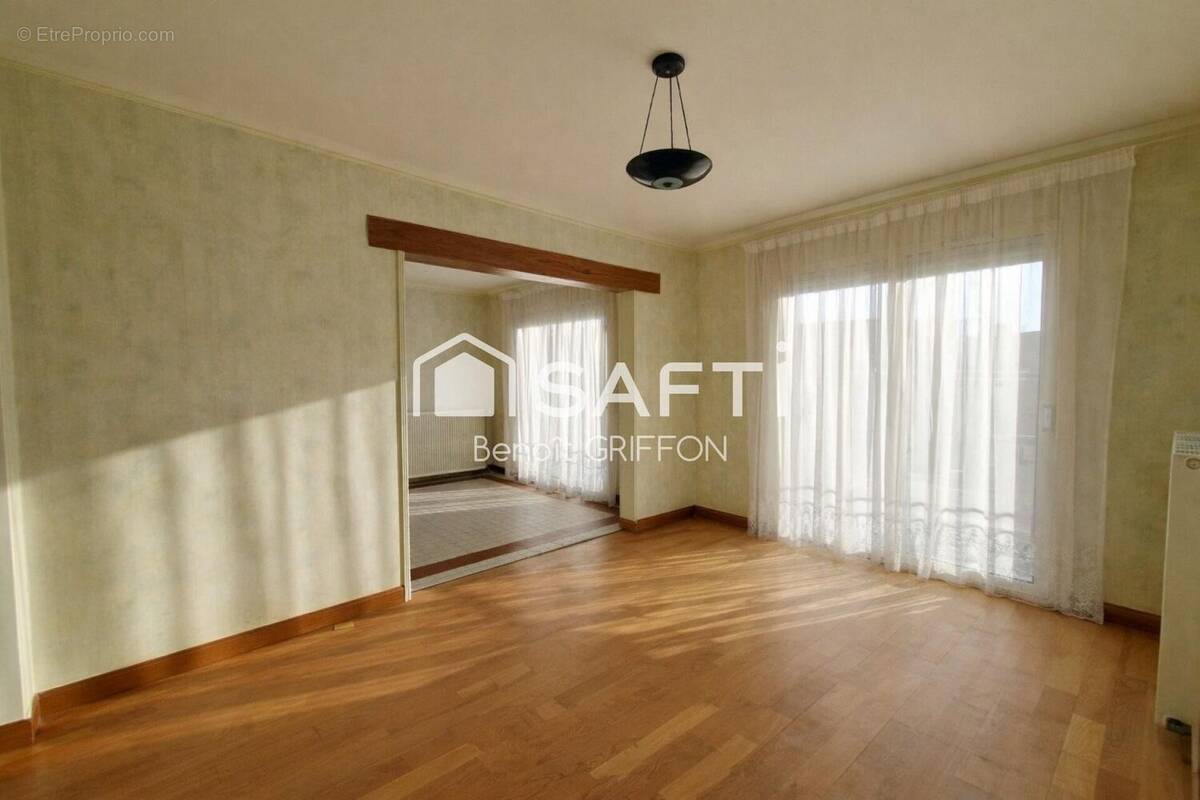 Photo 1 - Maison à LA ROMAGNE