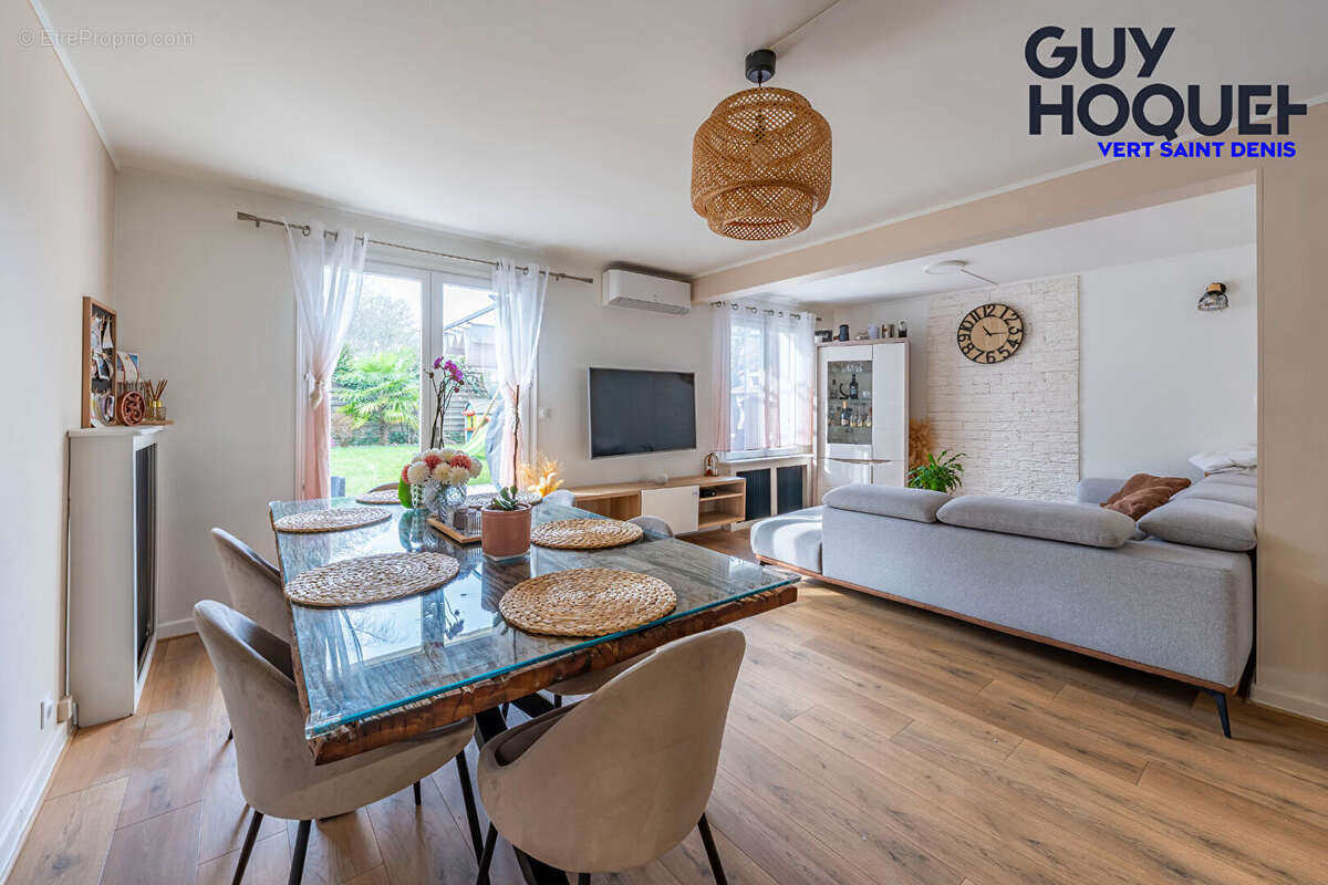 Maison à VERT-SAINT-DENIS