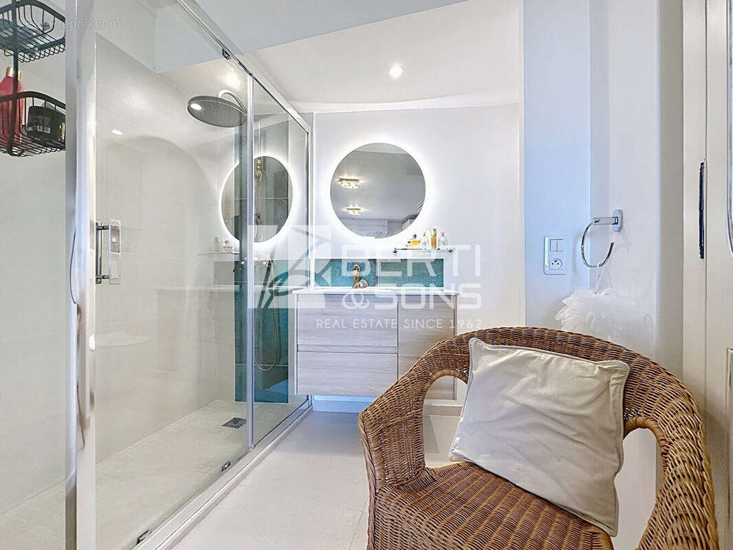 Appartement à MANDELIEU-LA-NAPOULE