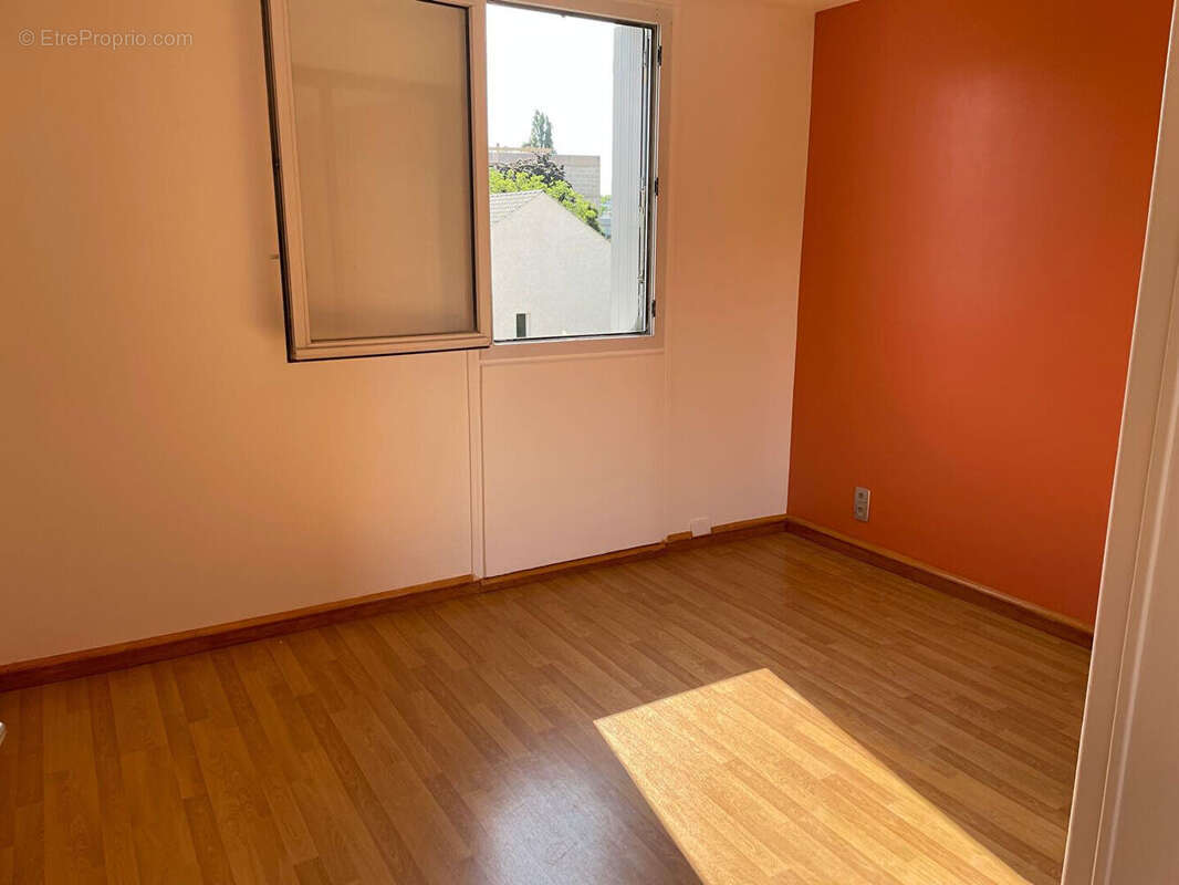 Appartement à FRESNES