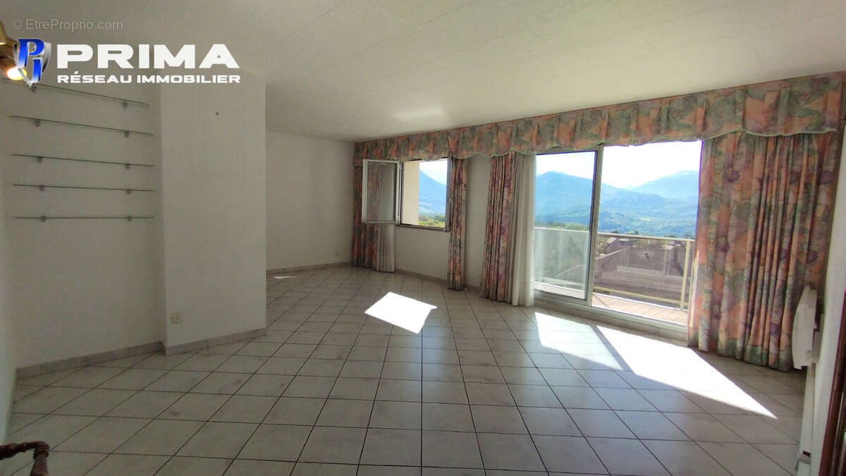 Appartement à LA MURE