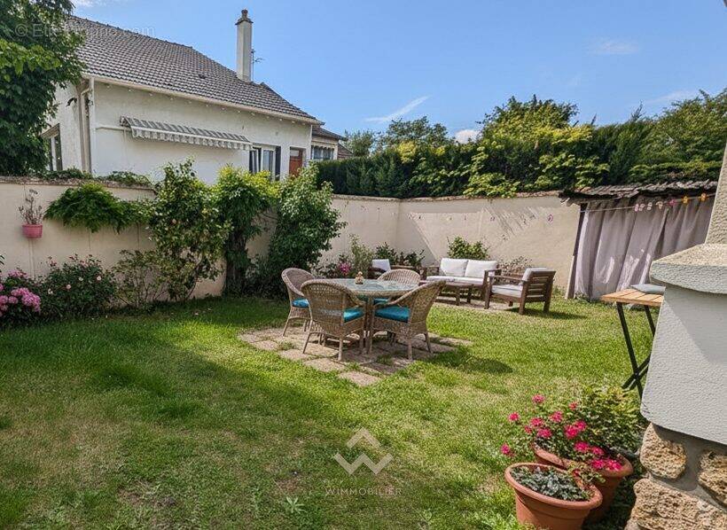 Maison à SARTROUVILLE