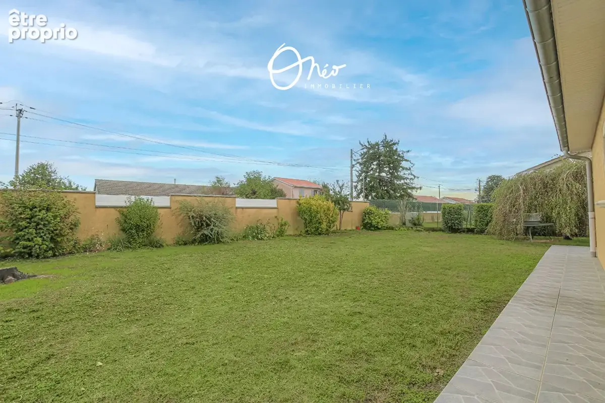 Mions - Maison de plain-pied de 118 m2 sur son terrain de 800 m2 - photo 5