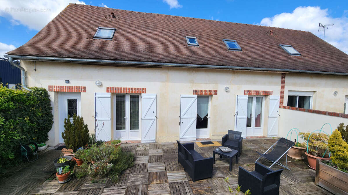 Maison à CHATEAUNEUF-EN-THYMERAIS