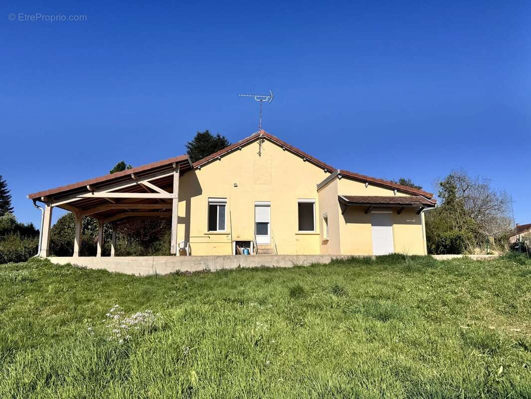 Maison à FRONTENAUD