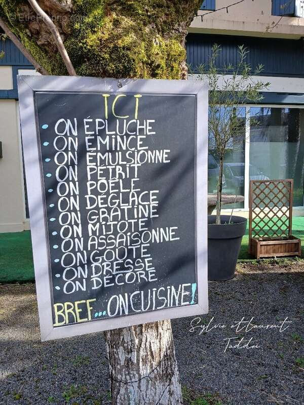 Commerce à MONTGUYON