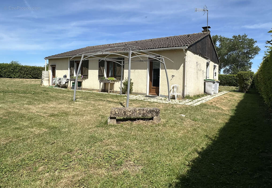 Plain-pied, 3 chambres, garage et jardin - photo 10