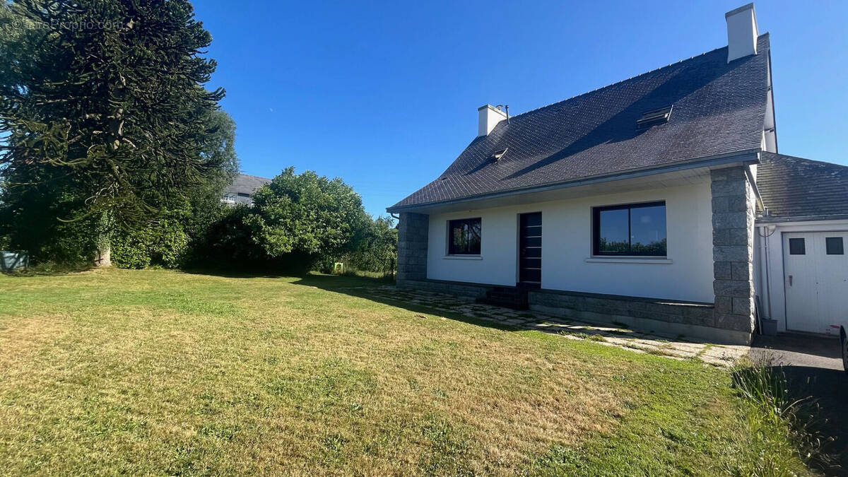 Maison à ERGUE-GABERIC