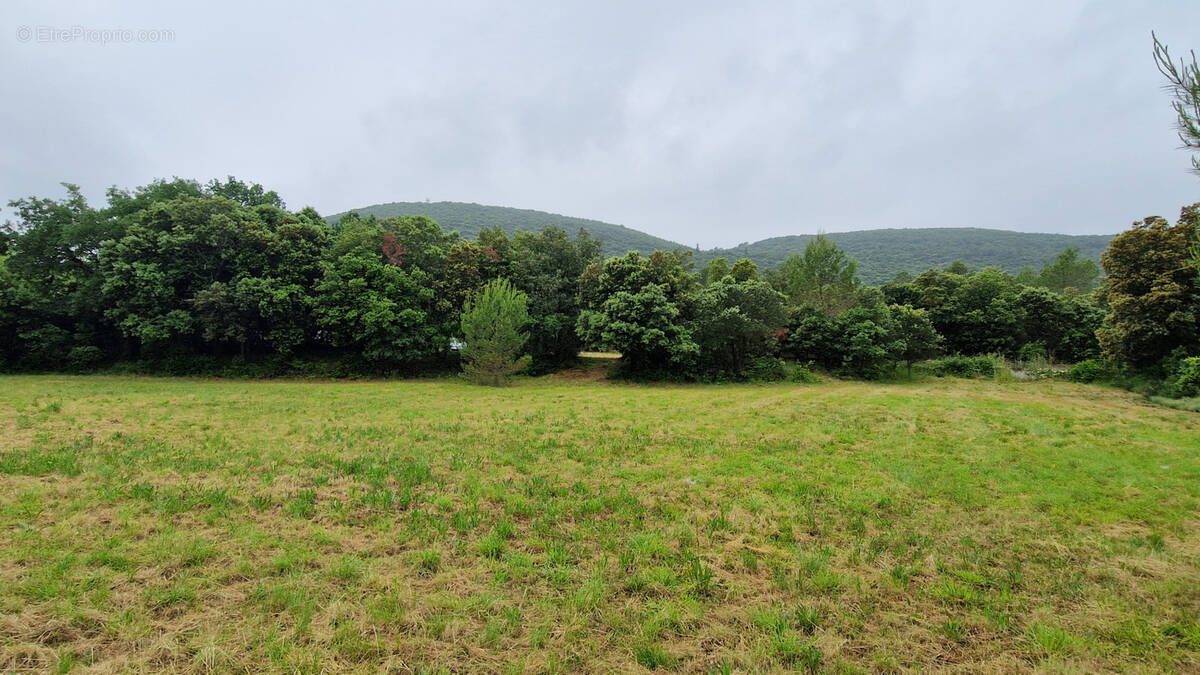 Terrain à LA BOISSIERE