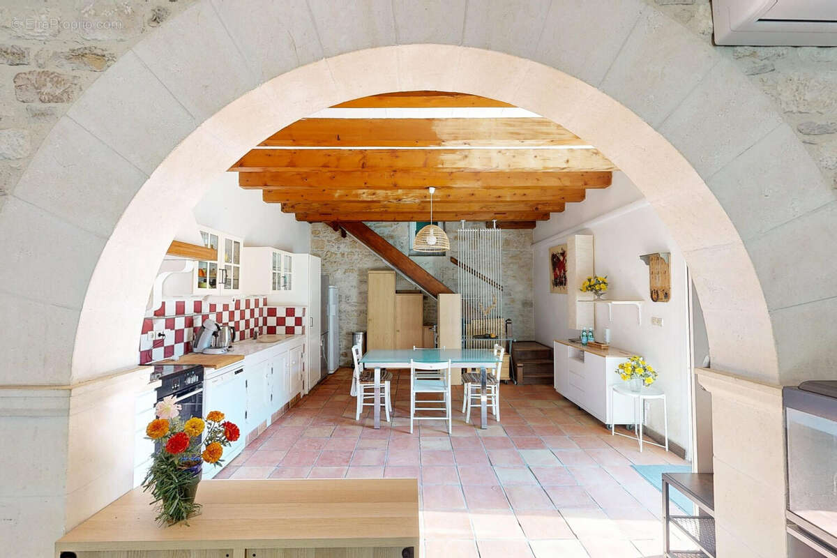 Maison 399 m² à Lamotte-Du-Rhone  - photo 3