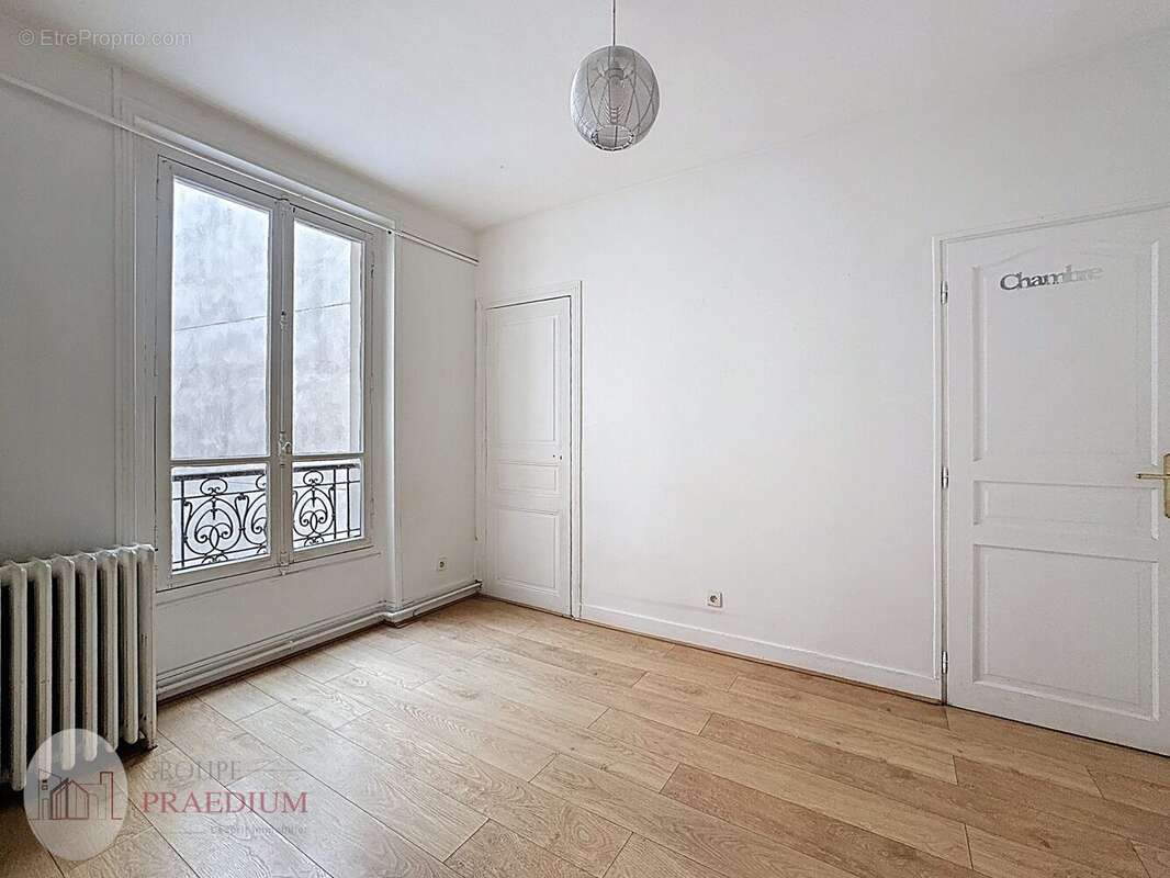 Appartement à PARIS-14E