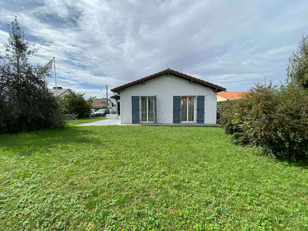 Maison 128 m² à Semeac  - photo 2