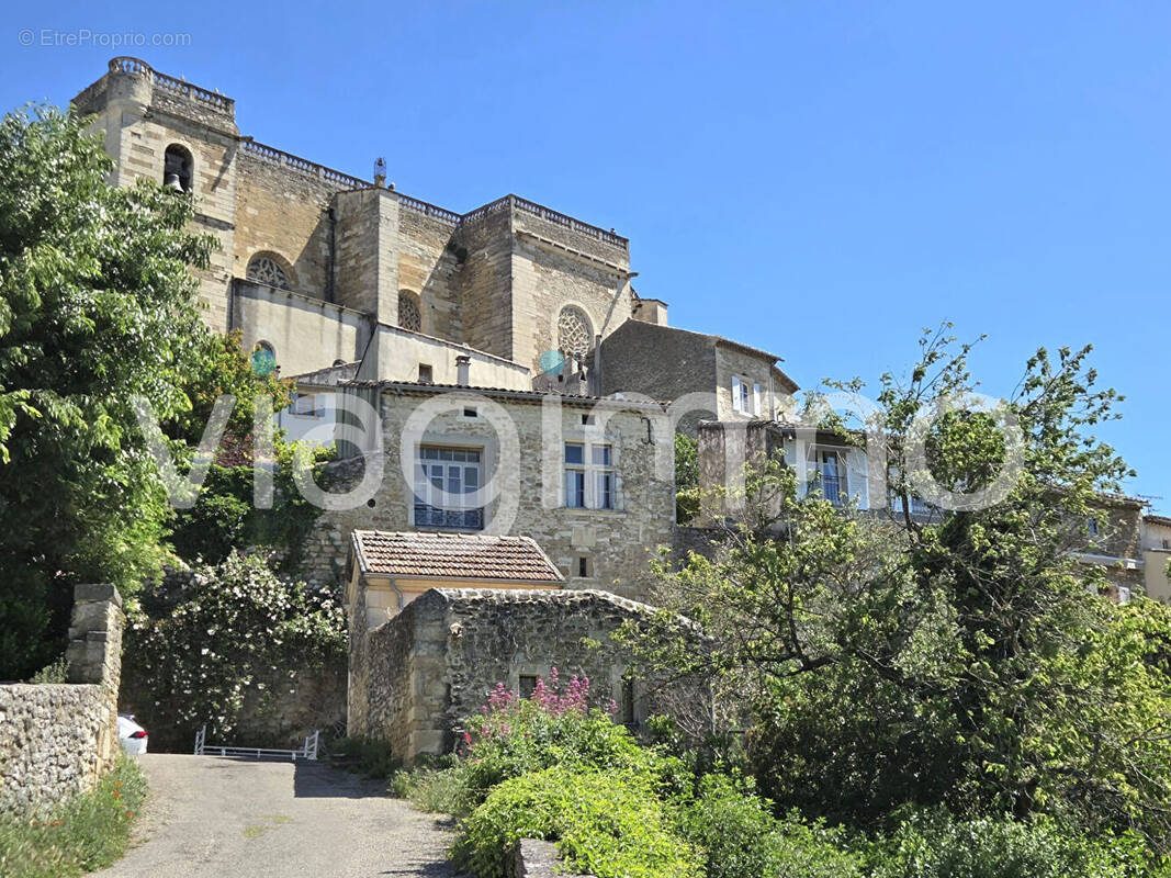 Maison à GRIGNAN
