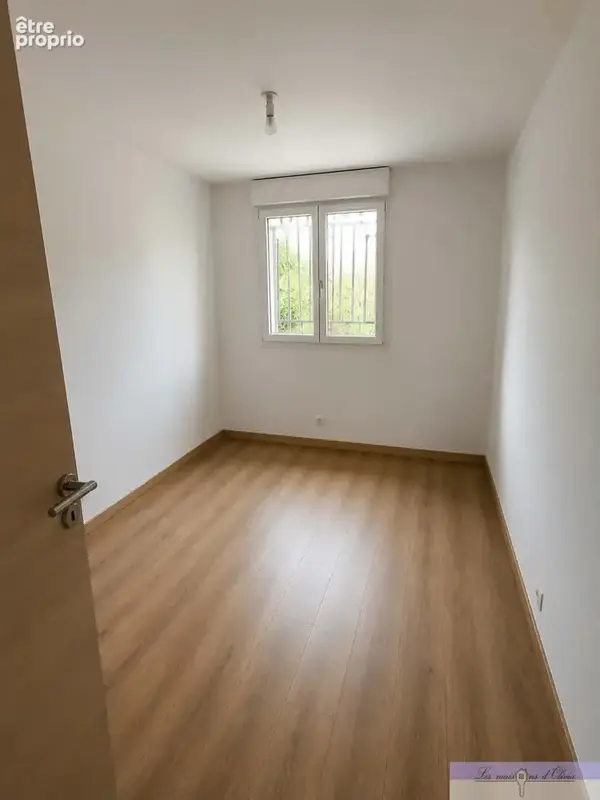 Dans une maison, 3 pièces 70m2  avec espace extérieur et stationnements  à Noiseau - photo 4