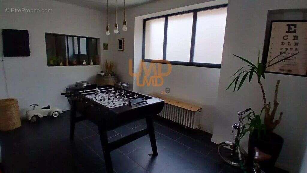 Maison à SALLES-CURAN