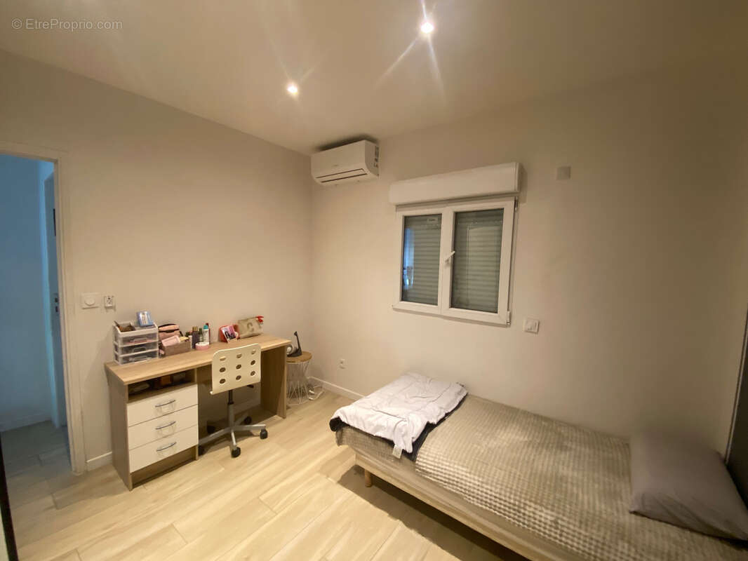 Cagnes centre ville maison 3p et jardin de 522m2 plat - photo 11