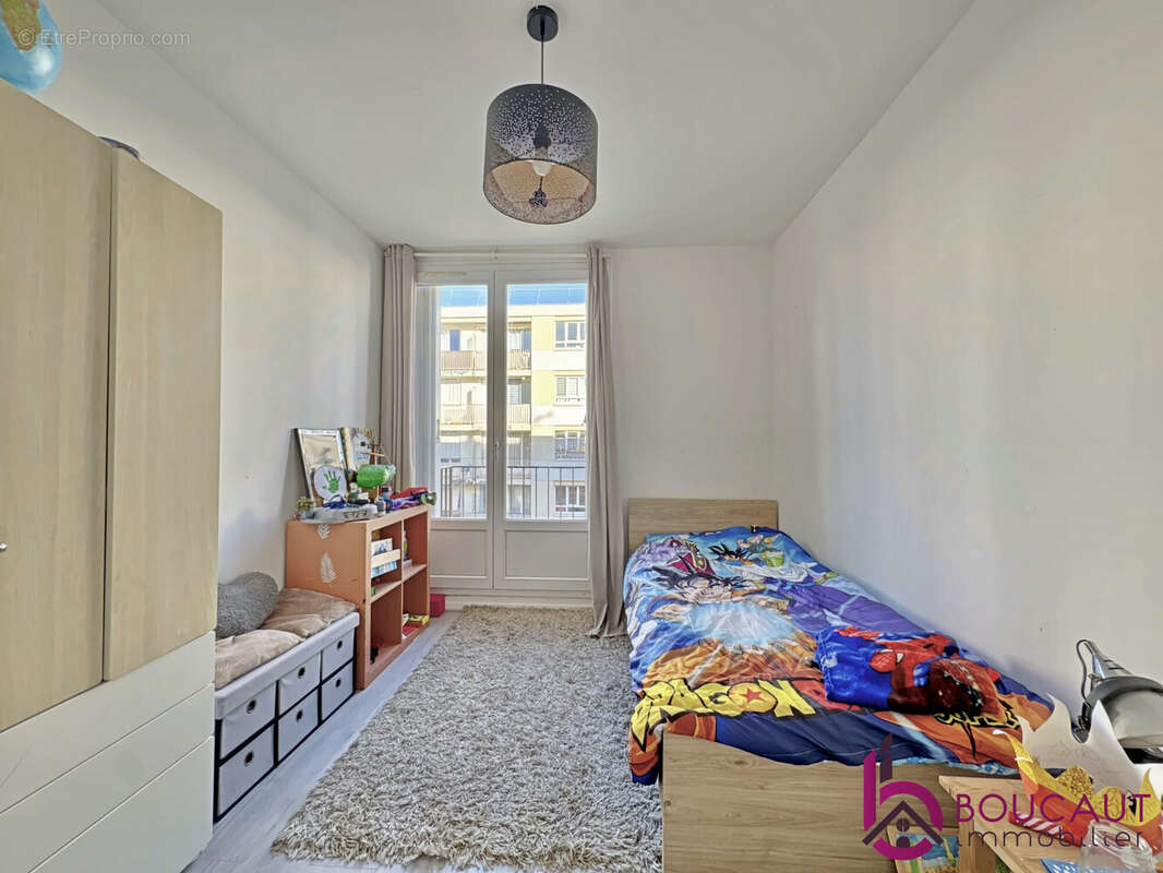 Appartement à LE PLESSIS-ROBINSON