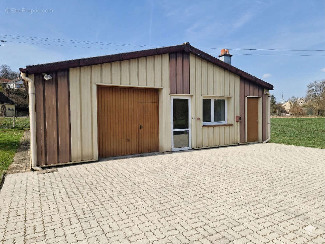 Maison à ISSANS